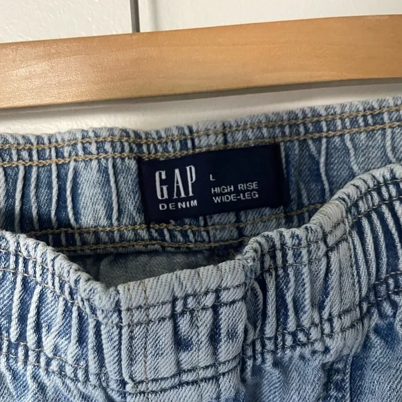 GAP light denim wide leg cargo pants - Picture 3 of 5